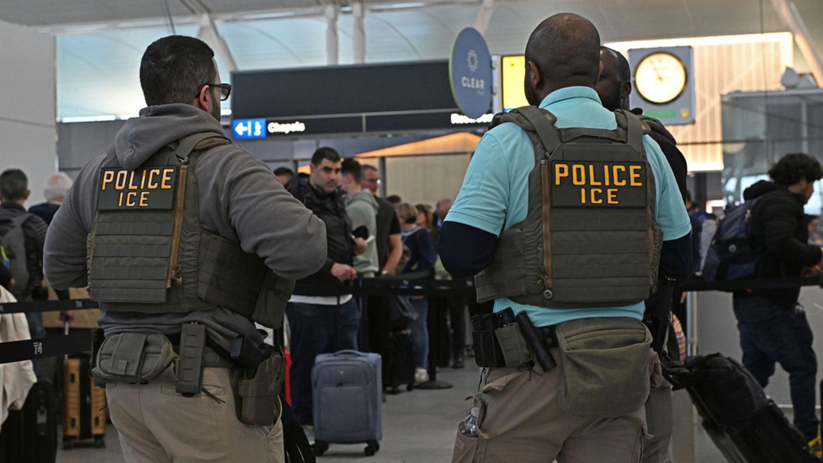 Acting head of ICE who oversaw controversial immigration crackdowns to step down